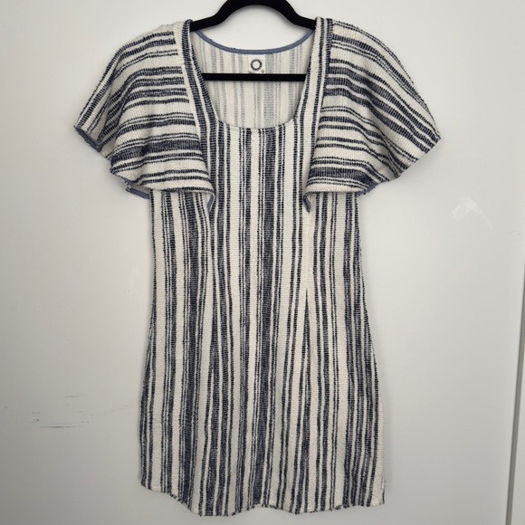 ⚪️ AKEMI + KIN Flutter Sleeve Sundress with Square Neck - Picture 3 of 6